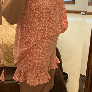 Perfectly Priscilla short set, with pockets!  Size large